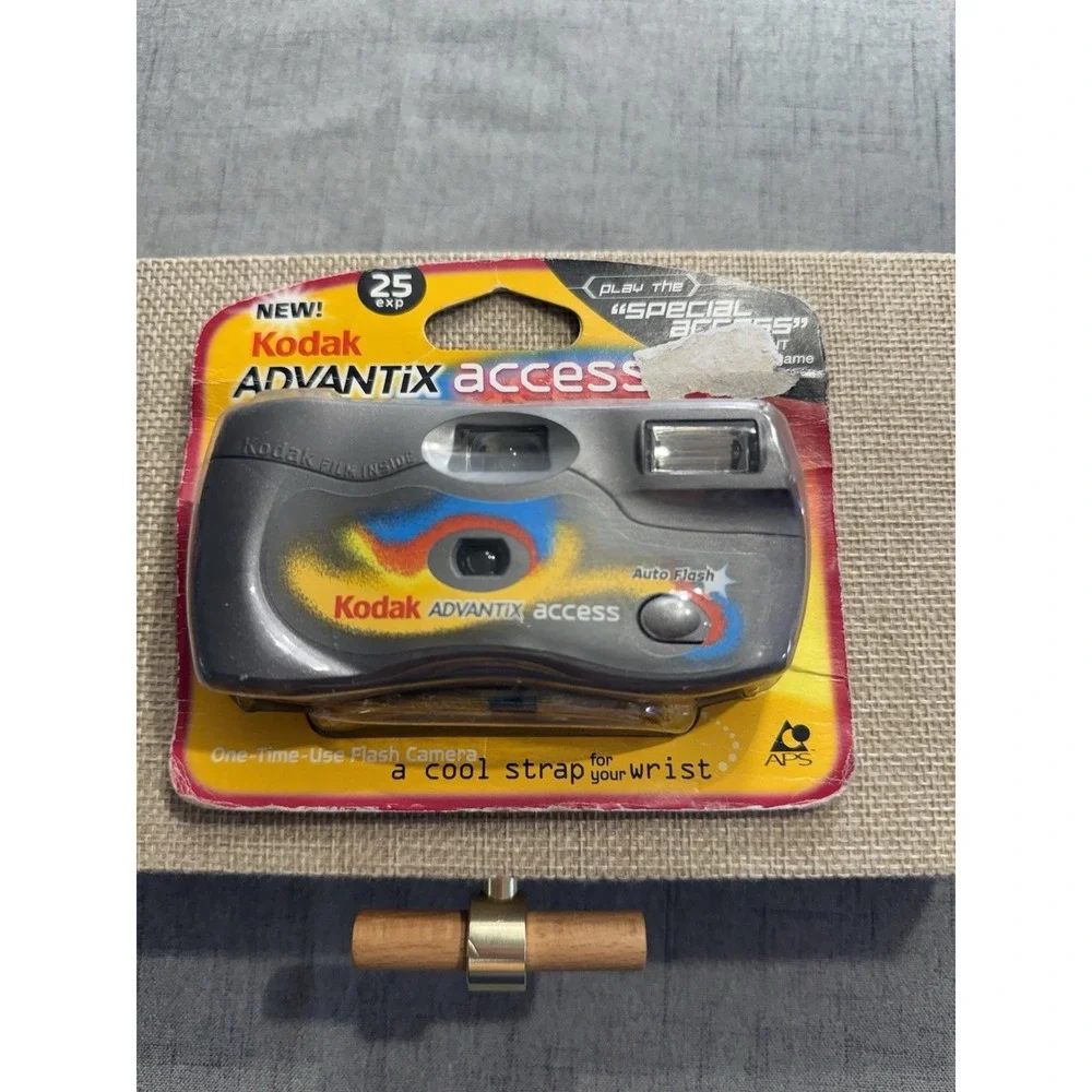 Kodak Advantix Access 25 Shot Single Use Flash Camera With Strap 06/2002 Gray